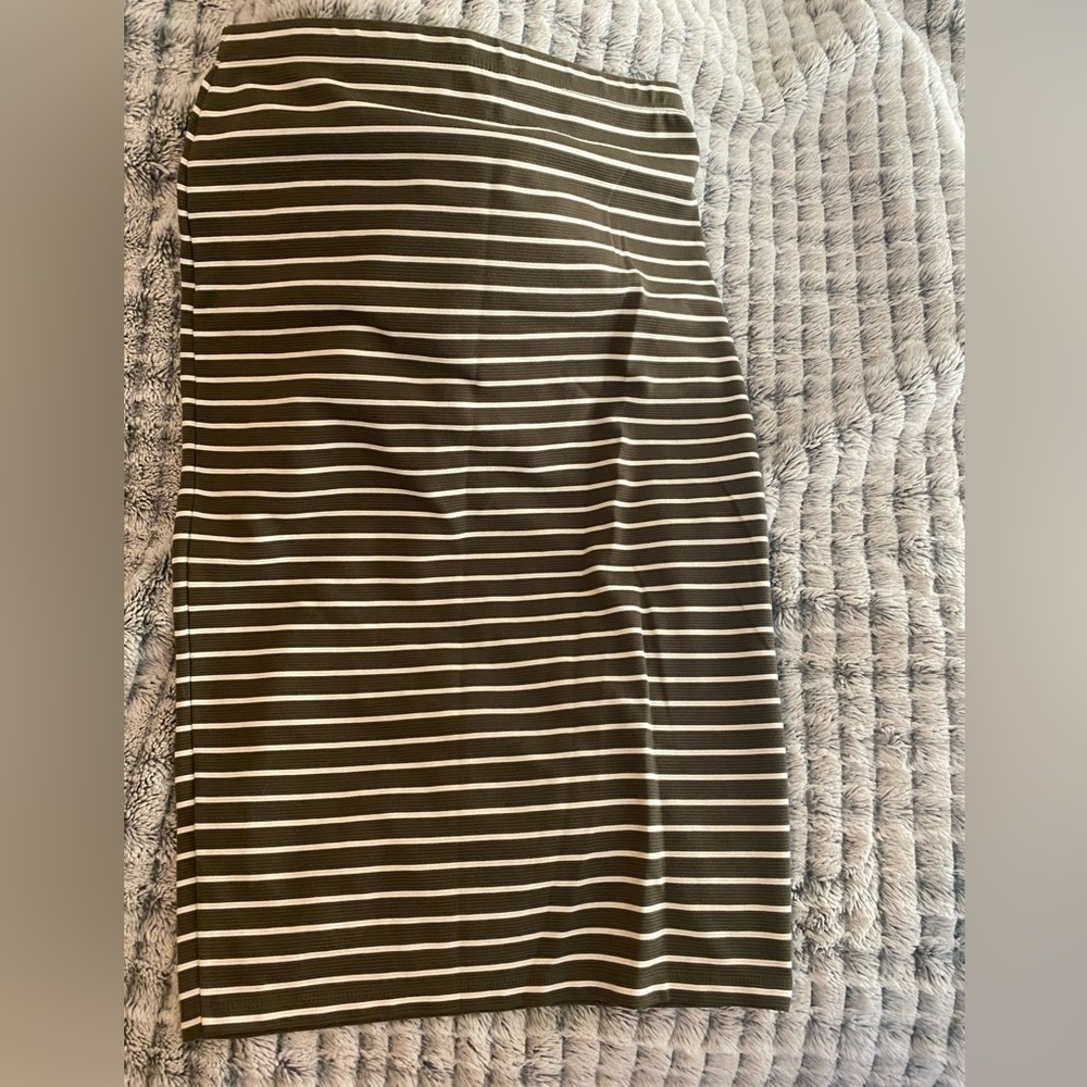 Max studios olive green pencil skirt